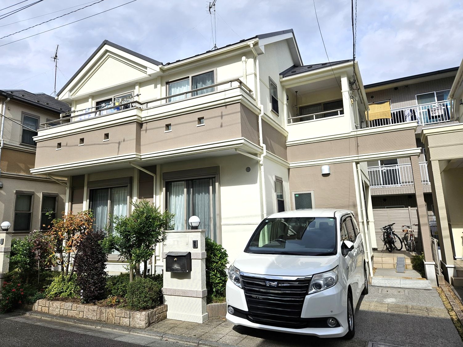 【練馬区　外壁塗装・屋根カバー工法工事】ノンアスベスト屋根材使用物件につきカバー工法をおすすめしました！