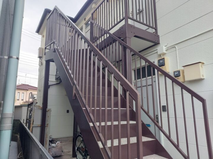 付帯部 鉄製階段 完工