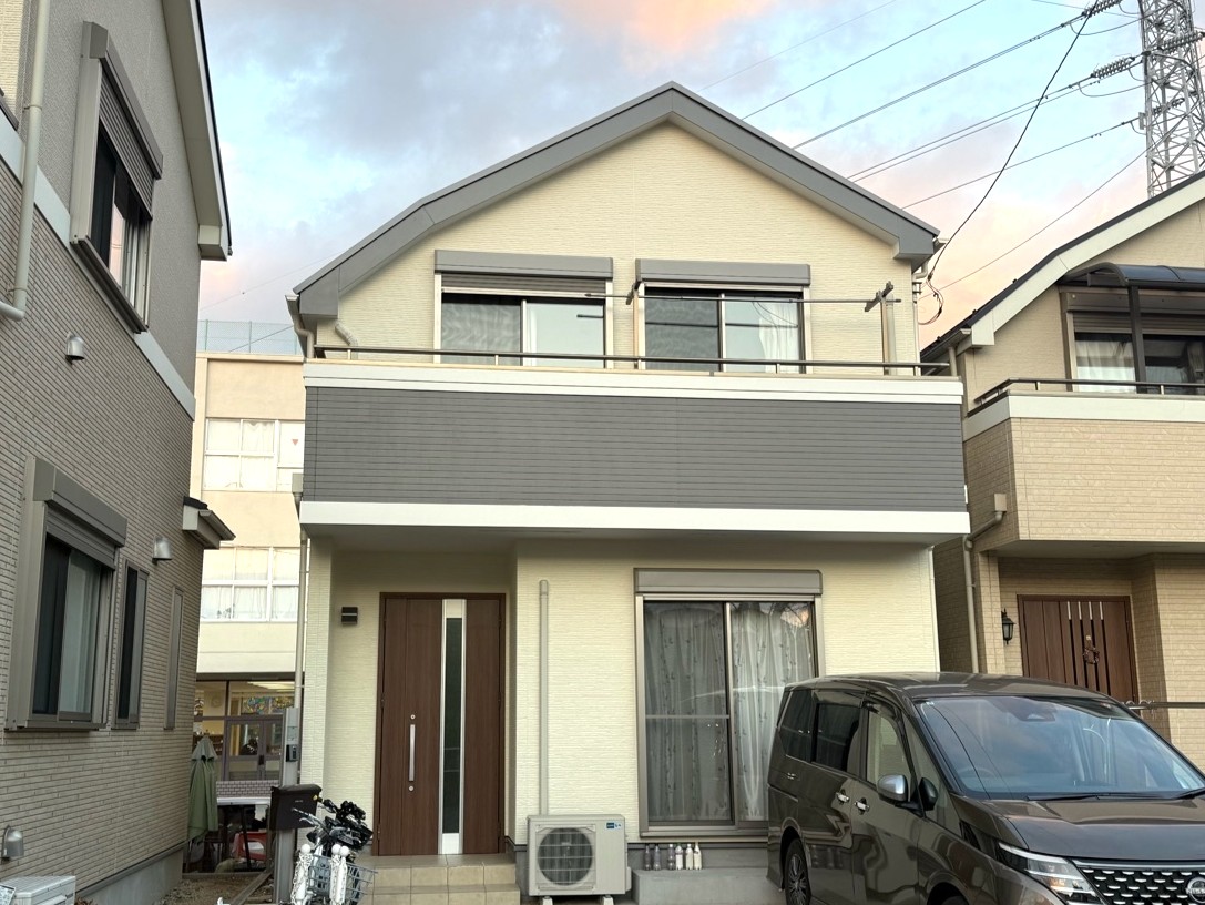 【足立区　外壁塗装・屋根塗装工事】フッ素REVO1000(-IR)で落ち着いた雰囲気に！飯田産業の塗り替えなら深井塗装へ！