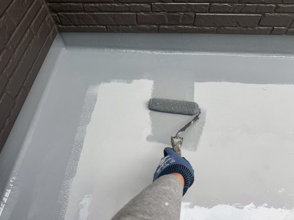 ベランダ床中塗りの写真