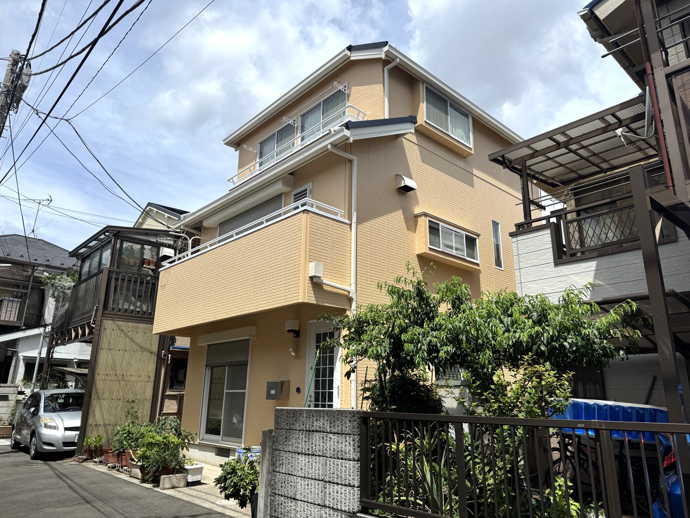 【北区　屋根カバー工法・外壁塗装工事】バルコニー床の長尺は弊社ならでは！経験値が違います！