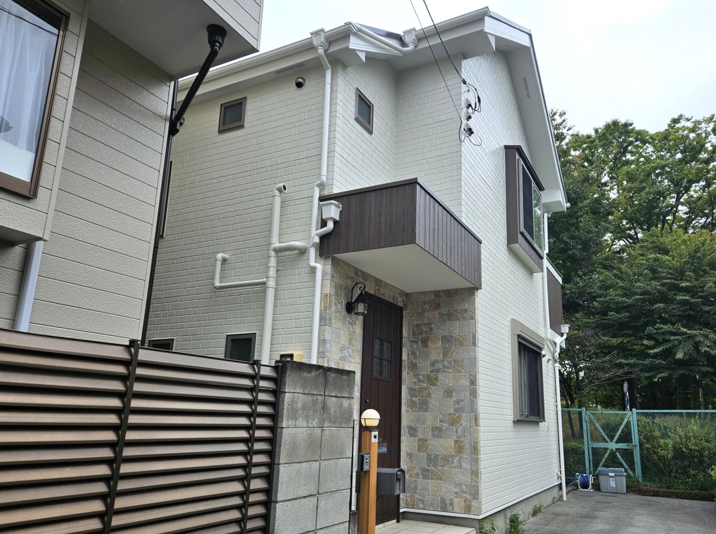 【外壁塗装・屋根塗装工事】雨樋の詰まりのご相談！しっかり解決いたします！