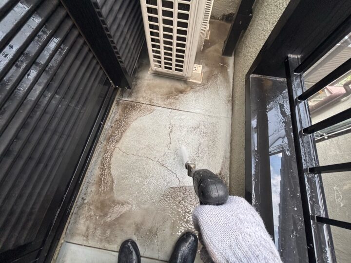 ベランダ床 高圧洗浄